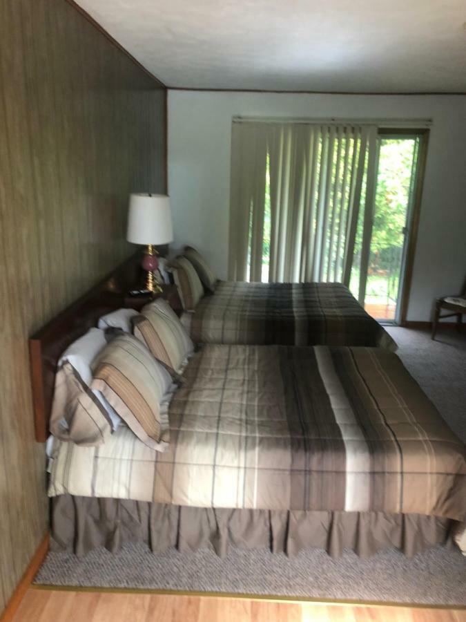 Michael Dee'S Motel East Durham Εξωτερικό φωτογραφία